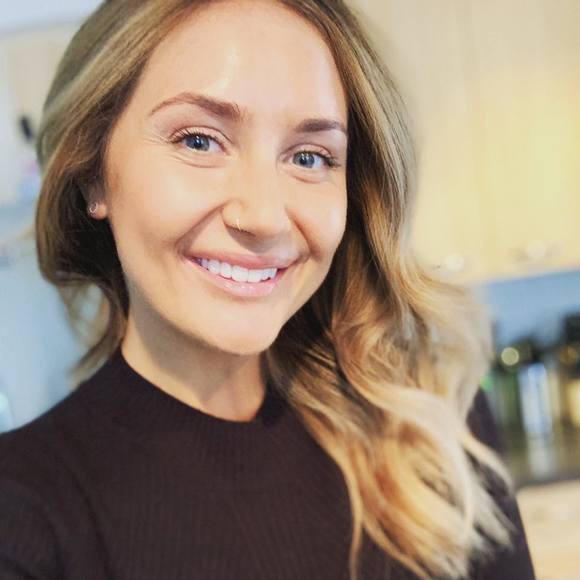 Meet your Posher, Alycia - Picture 1 of 1